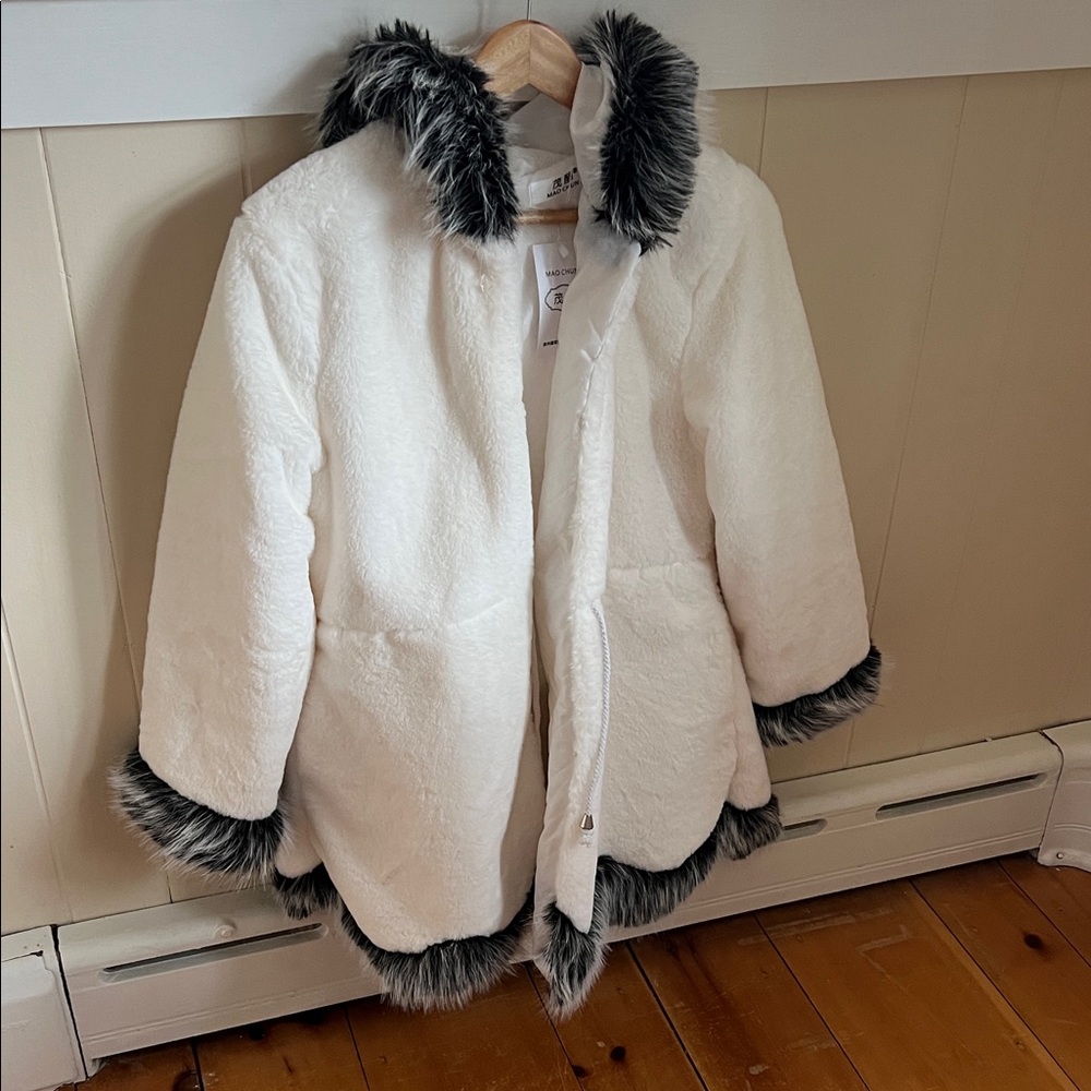 Ivory/White Faux Fur Trimmed Women's Coat